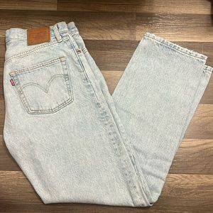 Levi’s Light Wash Baggy Dad Jean